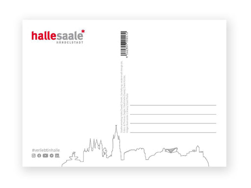 Die Postkarte „Hallesche Sehenswürdigkeiten“ zeigt HALLE SAALE HANDELSTADT und Halle Postkarte in Rot/Grau oben links, Barcode oben in der Mitte, soziale Symbole und #verliebtinhalle unten links, Adresszeilen rechts und unten eine schwarze Skyline mit Sehenswürdigkeiten.