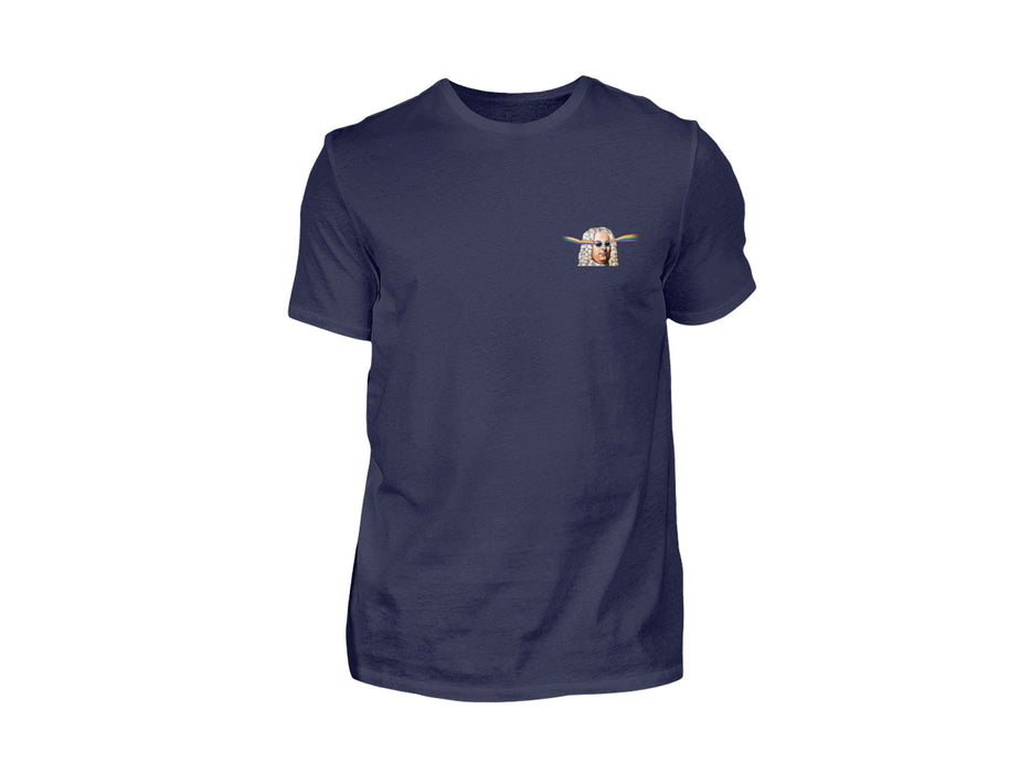 Ein marineblaues Kurzarm-T-Shirt "Graffiti-Händel" aus Baumwolle mit einem kleinen gestickten Grogu (Baby Yoda) in einem braunen Gewand, der auf der linken Brust hervorschaut. Präsentiert auf schlichtem weißem Hintergrund mit Digital Direkt Druck Präzision.