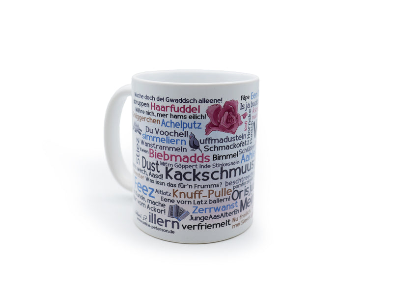 Hier draus wird jeschlabbert&nbsp; Diese Tasse ist wirklich buddzsch und wer reinillert, entdeckt bestimmt einen Schmackofatz für sich.  Künstlerin: Selina Peterson.  Produktinformationen:  Tasse, Kaffeebecher, Teepott&nbsp;mit Begriffen in Hallescher Mundart Spülmaschinen geeignet Material: Keramik Fabe: weiß Fassungsvermögen: ca. 0,2 l