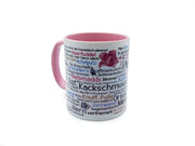 Hier draus wird jeschlabbert&nbsp; Diese Tasse ist wirklich buddzsch und wer reinillert, entdeckt bestimmt einen Schmackofatz für sich.&nbsp;  Produktinformationen:  Tasse, Kaffeebecher, Teepott&nbsp;mit Begriffen der Halleschen Farbe/n:&nbsp;innen rosa, Henkel rosa, außen weiß Spülmaschinen geeignet Material: Keramik Fassungsvermögen: ca. 0,2 l