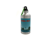Treue Begleiterin für die Kleinen Die Trinkflasche mit den beiden Rentieren Finni &amp; Rudi ist der perfekte Begleiter beim Wandertag, beim Sport oder in Kindergarten und Schule. Mit dem Namensfeld und dem farbig abgesetzen Karabinerhaken geht sie weder am Rucksack noch an der Gürtelschlaufe verloren.