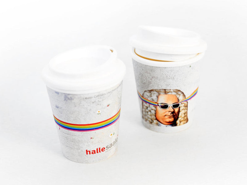 Für jeden Rhythmus  Ob an der Uni, im Park, beim Spazieren oder im Zug – der to-go-Becher ist mit seinem praktischen Schraubverschluss (mit Trinköffnung) der perfekte Begleiter. 